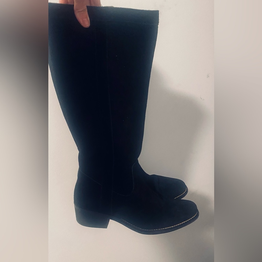 Black suede knee boots /A timeless classic